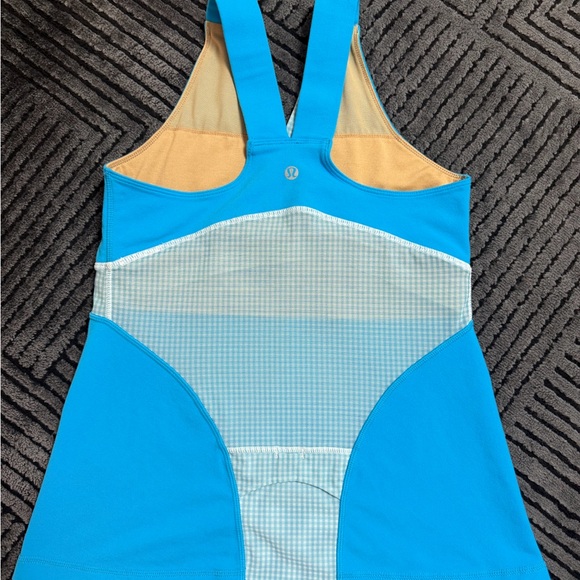 Lululemon Women’s Athletic Tank Top Size 8 Blue Workout Yoga Top - Picture 2 of 4